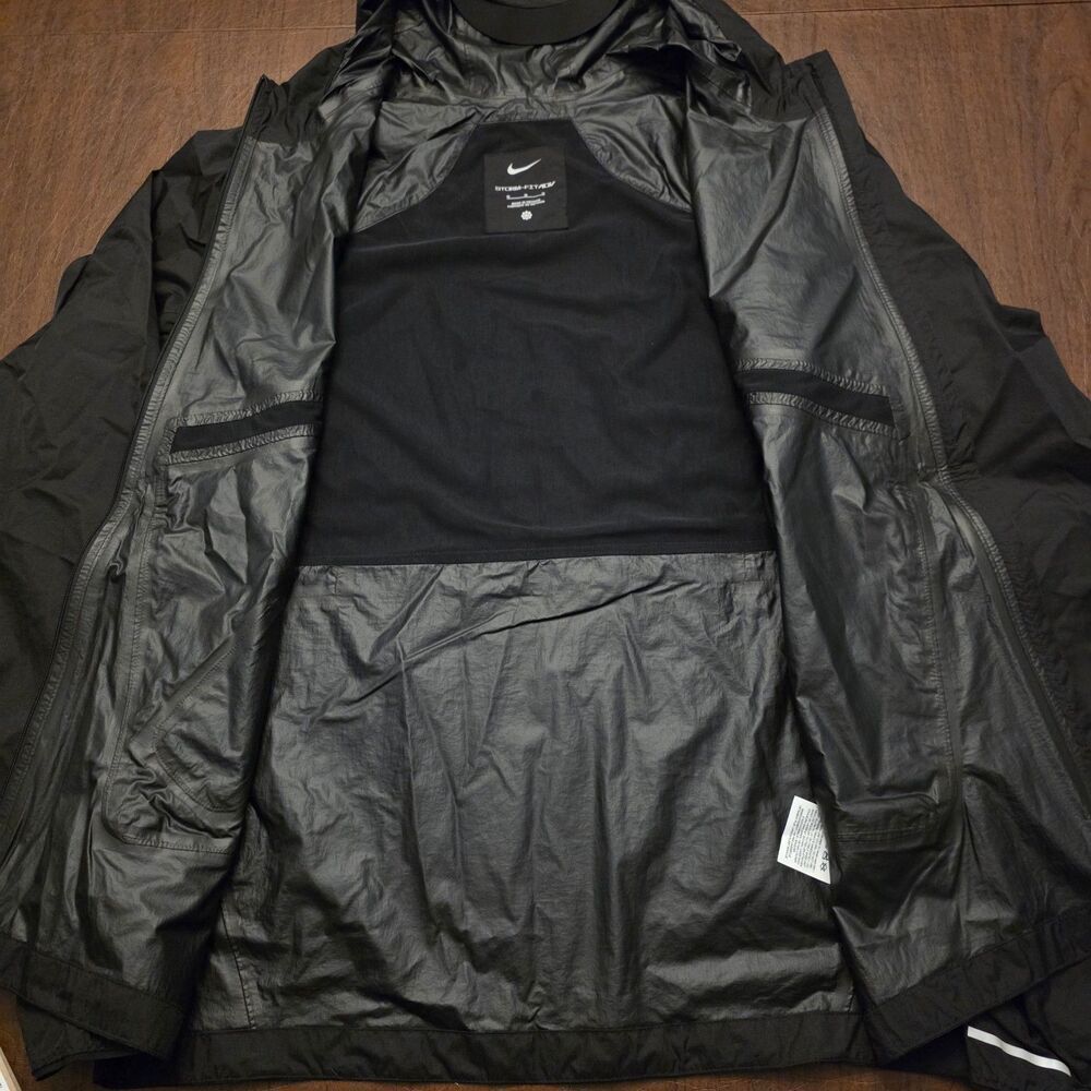 Nike Running Division Storm-FIT ADV Running Jacket Black FZ0622-010 Men’s Size M - Picture 3 of 5